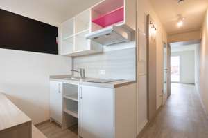 Vollmöbliertes Apartment mit TG-Stellplatz – nur für Studenten, Praktikanten und Auszubildende – Regensburger Str. 39, 85055 Nordost, Ingolstadt – Vorschaubild 1