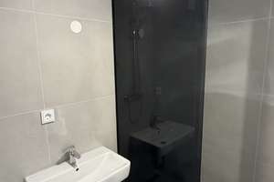 Umfangreich sanierte 3,5-Zimmer-Wohnung mit Balkon in Wiesbaden-Bierstadt  – Gleiwitzer Straße 9, 65191 Bierstadt, Wiesbaden – Vorschaubild 6