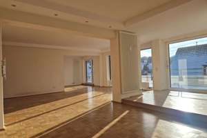 Wie im Penthouse - Top-saniert! + 2 Garagen in Top-Lage von Siegen-Weidenau – Die vollständige Adresse der Immobilie erhältst du vom Anbieter., 57076 Weidenau, Siegen – Vorschaubild 5