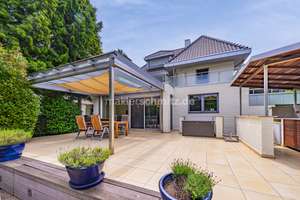 STILVOLL WOHNEN. AUSSERGEWÖHNLICH LEBEN – ANWESEN MIT WELLNESSBEREICH & PARKÄHNLICHER GARTENANLAGE – Die vollständige Adresse der Immobilie erhältst du vom Anbieter., 41236 Grenzland-Stadion, Mönchengladbach – Vorschaubild 2