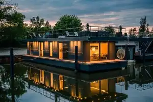 LUXUS Hausboot - 3 Etagen - 100m² Wohnen + 120 m² SONNENTERRASSE - Kamin, Kino, komplett individuell – Potsdam – Vorschaubild 11