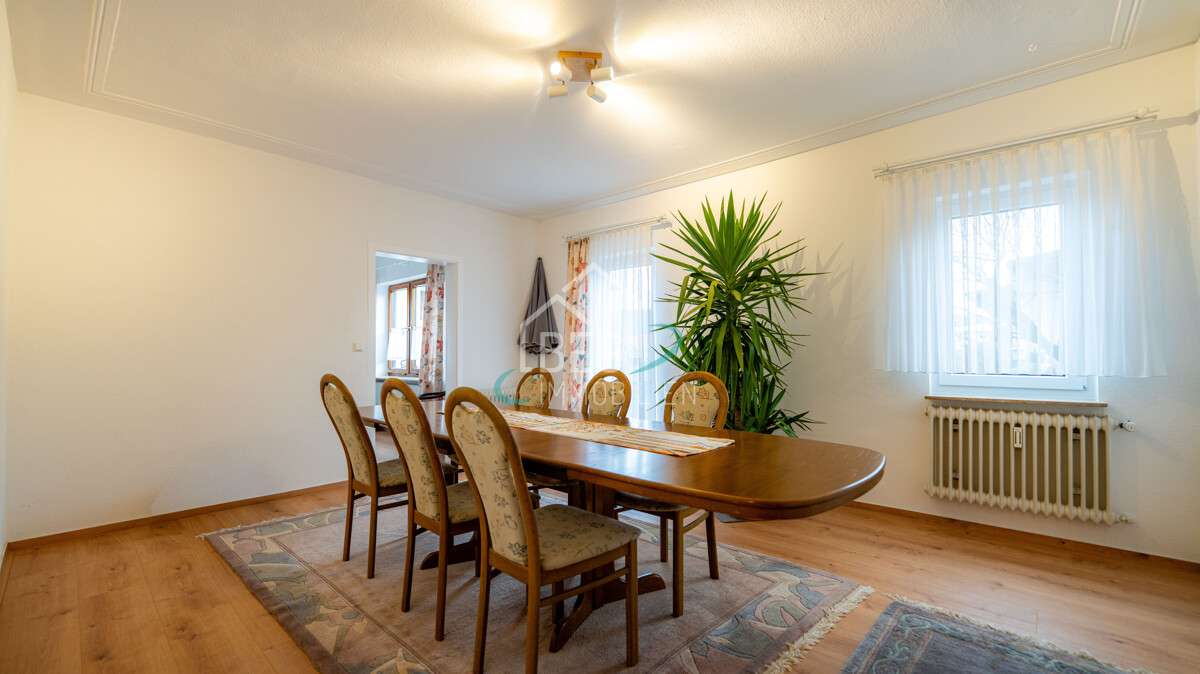 Immobilie in Gaildorf - Großzügiges Wohnobjekt mit Potenzial für vielfältige Nutzungskonzepte - Bild 2