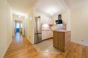 Modern sanierte 2-RW* 1.OG* EBK* zwei Balkone* Bad mit Wanne* Aufzug* TG-SP* barrierefrei* zentral* – Schandauer Straße 23d, 1309 Striesen-West, Dresden – Vorschaubild 3