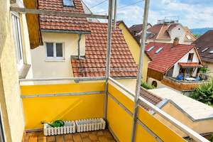 Gemütliche 2-Zi.-Dachgeschosswohnung mit Balkon in S-Untertürkheim – Die vollständige Adresse der Immobilie erhältst du vom Anbieter., 70327 Untertürkheim (Ortsteil), Stuttgart – Vorschaubild 2
