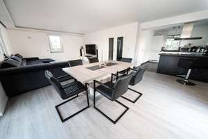Moderne Stadtvilla (Baujahr 2019) mit hochwertiger Ausstattung in FredersdorfVogelsdorf – Die vollständige Adresse der Immobilie erhältst du vom Anbieter., 15370 Fredersdorf-Vogelsdorf – Vorschaubild 3