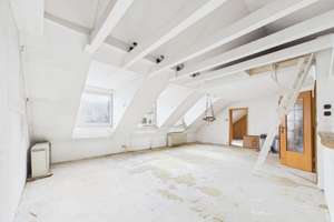 SITULI: 5-Zimmer-Dachgeschosswohnung mit viel Potenzial nahe Deutschem Museum – Die vollständige Adresse der Immobilie erhältst du vom Anbieter., 81541 Untere Au, München – Vorschaubild 4