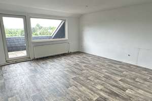 Geräumige Dachgeschosswohnung mit sonniger Loggia zu vermieten - WBS erforderlich – In der Liethe 27, 44329 Hostedde, Dortmund – Vorschaubild 2