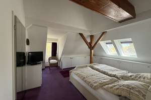 Große 3-Zimmer-Dachgeschosswohnung. Komplette Etage mit 250 qm Gartenanteil. 2011 saniert. – Die vollständige Adresse der Immobilie erhältst du vom Anbieter., 14089 Kladow, Berlin – Vorschaubild 25