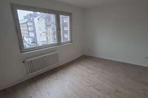 Große 3-Zimmerwohnung in 3. OG eines Mehrparteienhauses – Fröbelstraße 57, 47053 Hochfeld, Duisburg – Vorschaubild 4