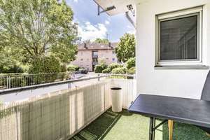 NEU *Paul & Partner* 3-ZIMMERWOHNUNG AM FELD MIT TIEFGARAGE & SÜD-BALKON! – Die vollständige Adresse der Immobilie erhältst du vom Anbieter., 65205 Erbenheim, Wiesbaden – Vorschaubild 2