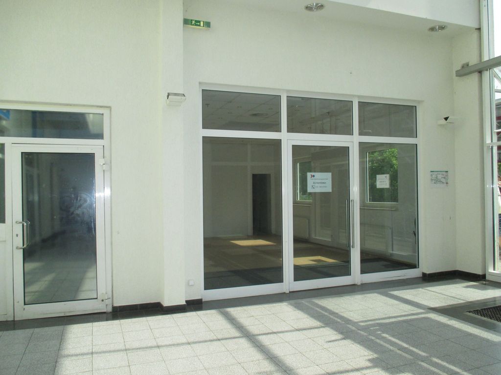 Ladengeschäft im EKZ "Zu den Eichen"