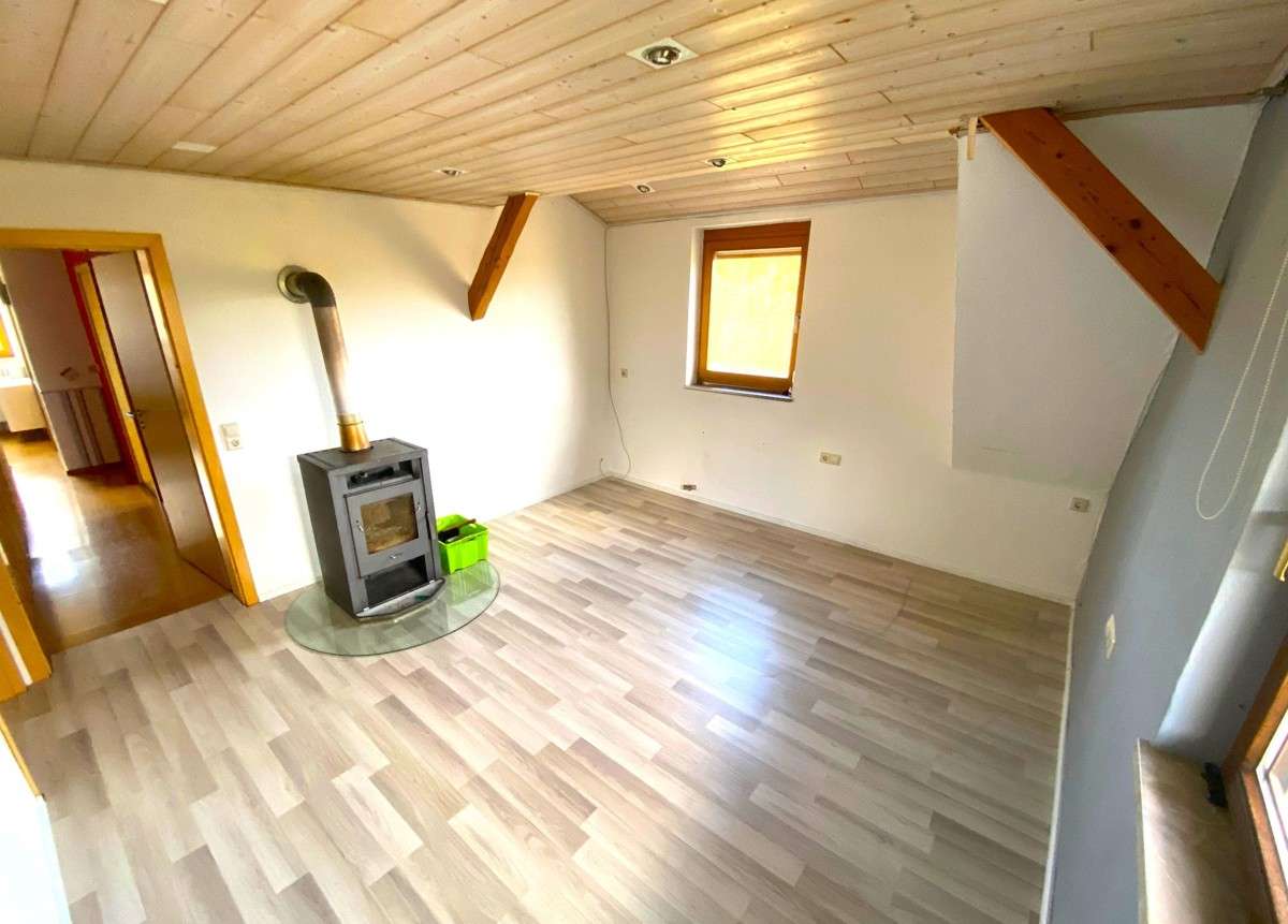 Immobilie in Frankenhardt - Traumhaft & selten: Aussiedlerhof mit ca.1,3 ha Grund in absoluter Alleinlage zw. Ellw.- Cr. (B 290) - Bild 2