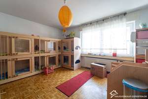 Großzügiges Mehrgenerationenhaus mit 3 Wohneinheiten, Pool, Sauna und 3 Garagen – Die vollständige Adresse der Immobilie erhältst du vom Anbieter., 46049 Lirich-Nord, Oberhausen – Vorschaubild 9
