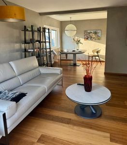 Außergewöhnliche möblierte 3-Zimmer-Wohnung – hochwertiger Innenausbau & individuelles Design