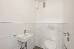 Penthouse-Feeling: Schöne 4-Zimmer-Wohnung mit Blick in den Wald – Die vollständige Adresse der Immobilie erhältst du vom Anbieter., 70469 Hohe Warte, Stuttgart – Vorschaubild 5