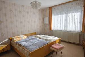 **Ihr neues Zuhause**Doppelhaushälfte mit sonnigem Garten in begehrtem Stadtteil von Pforzheim – Die vollständige Adresse der Immobilie erhältst du vom Anbieter., 75179 Arlinger, Pforzheim – Vorschaubild 2