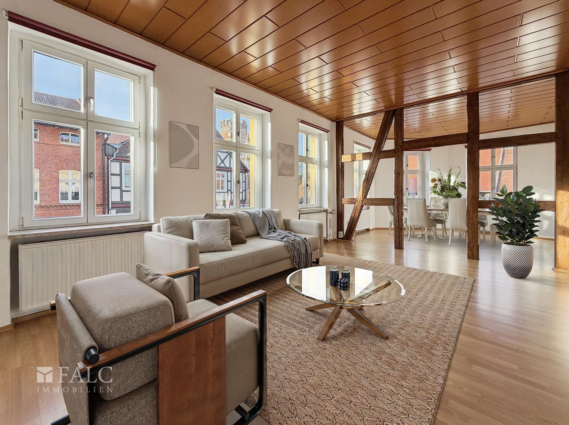 Immobilie in Stendal - Provisionsfrei. Imposantes Eckhaus in zentraler Lage - Investieren mit Perspektive - Bild 0