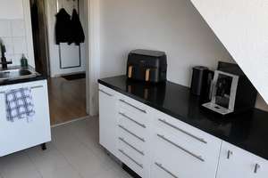 Helle Dachgeschosswohnung mit Einbauküche und Blick ins Grüne in ruhiger Lage von Oberhausen – Bismarckstraße 74, 46047 Borbeck, Oberhausen – Vorschaubild 6
