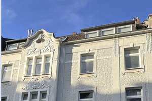  Erstbezug einer energetisch sanierten Altbauwohnung mit Flair in Trendlage