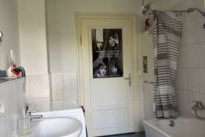 Traumhafte 2,5 Zimmer Dachgeschoss Wohnung Augsburg ab 01.08 – Innere Uferstraße 15, 86153 Rechts der Wertach, Augsburg – Vorschaubild 11