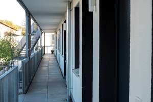 Zentrumsnahe, komplett möblierte 1-Zimmer-Wohnung mit TG-Stellplatz und Internet – Regensburger Straße 41, 85055 Nordost, Ingolstadt – Vorschaubild 3