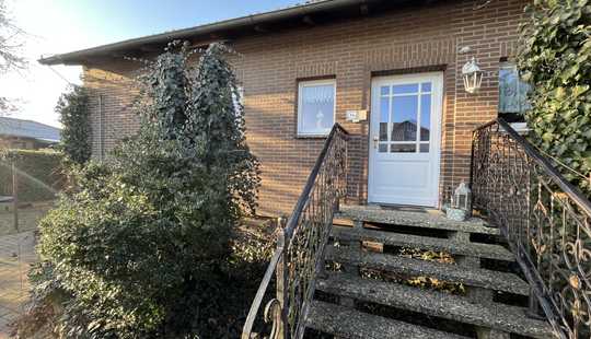 Bild von *KAUFOBJEKT* Einfamilienhaus mit Doppelgarage