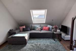 Sehr schöne, neuwertige 3-Zimmer Maisonette Wohnung auf 2 Etagen in Puchheim-Ort m. Balkon & Garage – Hügelstraße 8, 82178 Puchheim – Vorschaubild 2