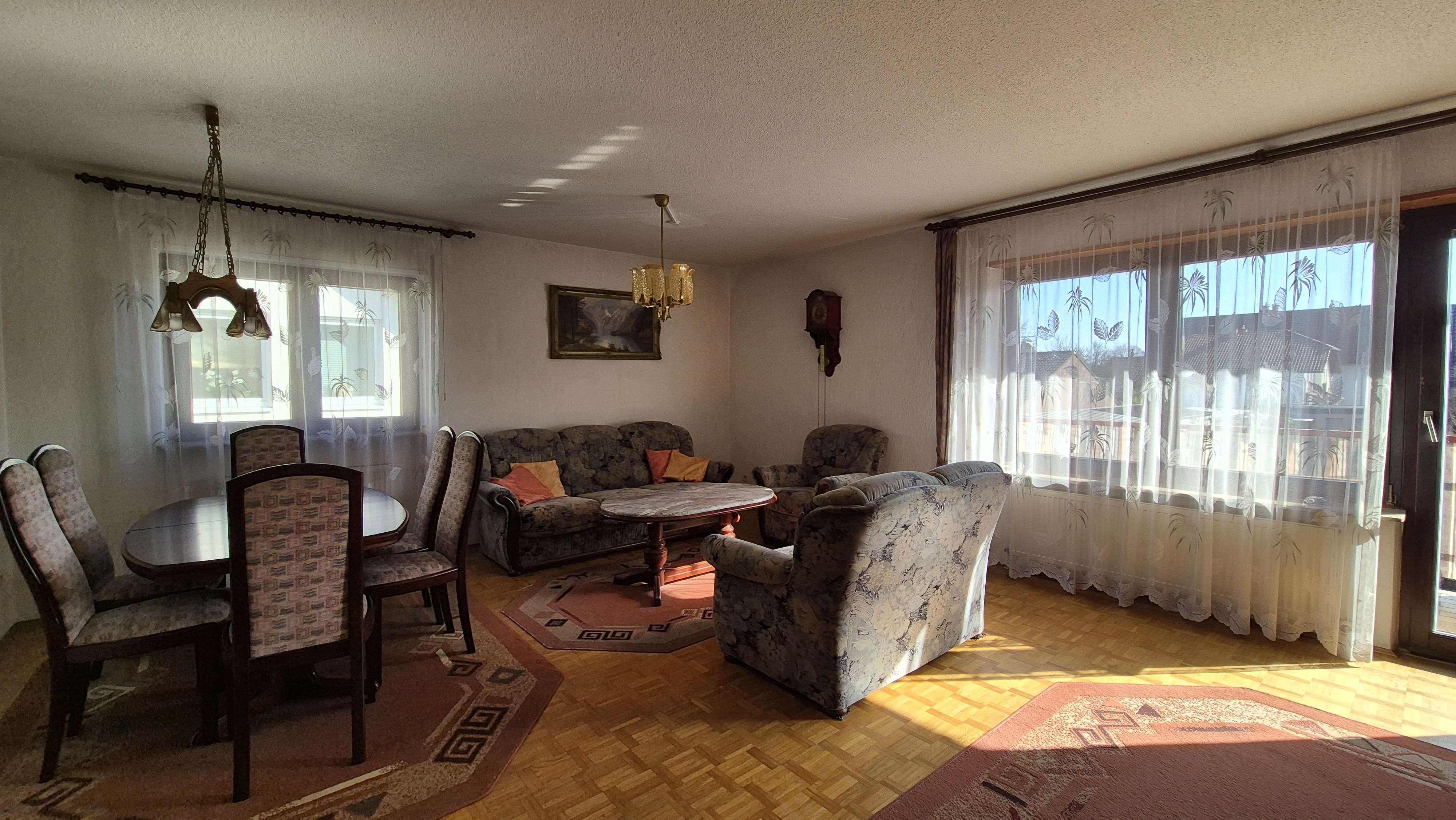 Immobilie in Lingenfeld - Sehr gepflegte 3-Zimmer-Wohnung mit Garage in ruhiger Wohnlage - Bild 1