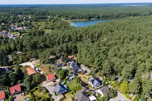 Bezugsfrei, Einfamilienhaus mit Pool und großem Garten. – Barnim (Kreis) – Vorschaubild 16