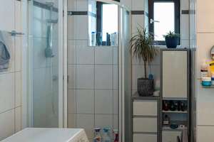 Großzügige 4-Zimmer-Wohnung mit Wintergarten, Balkon und Einbauküche – 37073 Oststadt, Göttingen – Vorschaubild 6