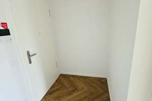 Balkon zum Innenhof!! - mit EBK, Abstellkammer und Waschmaschinenanschluss! – Otto-Franke-Straße 45, 12489 Adlershof, Berlin – Vorschaubild 2