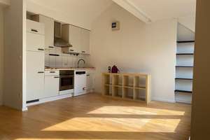 Lichtdurchflutete Dachgeschoßwohnung in Barmbek-Nord mit eigenem Stellplatz – Starstraße 33, 22305 Barmbek-Nord, Hamburg – Vorschaubild 3