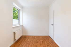 Kernsaniert, sonnig, flexibel – Ihre neue Dachgeschosswohnung mit Südbalkon und TG-Stellplatz – Die vollständige Adresse der Immobilie erhältst du vom Anbieter., 14195 Dahlem, Berlin – Vorschaubild 5