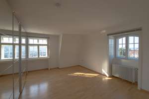 Über den Dächern von Stuttgart: Großzügige Dachgeschoss-Maisonette auf der Gänsheide – Die vollständige Adresse der Immobilie erhältst du vom Anbieter., 70184 Gänsheide, Stuttgart – Vorschaubild 8