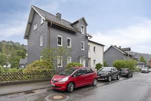 Toplage Eiserfeld * 2 Wohneinheiten * riesige Spielwiese * ideal für mehrere Generationen – Die vollständige Adresse der Immobilie erhältst du vom Anbieter., 57080 Eiserfeld, Siegen – Vorschaubild 4