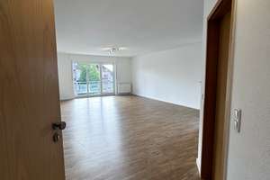 Große und helle 1-Zimmer-Wohnung im 2. Obergeschoss, mit Küchenzeile, Balkon & Stellplatz – Horner Straße 20, 33102 Kernstadt, Paderborn – Vorschaubild 3