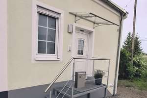 Modernisierte Doppelhaushälfte mit Terrasse in Kissendorf