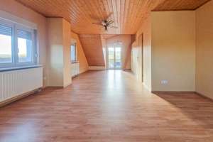 Ingelheim/Groß-Winternheim: Familienhaus mit großem Grundstück, Traumblick und viel Platz! – Die vollständige Adresse der Immobilie erhältst du vom Anbieter., 55218 Ingelheim am Rhein – Vorschaubild 8