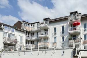 Bezugsfreie, helle 2-Zi.-Wohnung mit 2 Balkonen und Stellplatz in Rhein- und Zentrumsnähe in Bonn