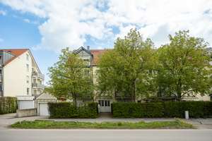 Helle 3-Zimmer-Wohnung mit Balkon, Garage & Garten-Blick in München Moosach – Dachauer Straße 354A, 80993 Alt-Moosach, München – Vorschaubild 11