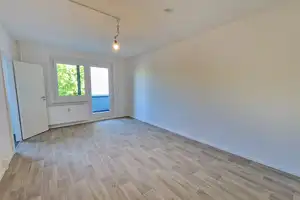 Renovierte 1-Zimmer-Wohnung mit Balkon in der 1. Etage – Zschampertaue 2, 4207 Leipzig – Vorschaubild 1