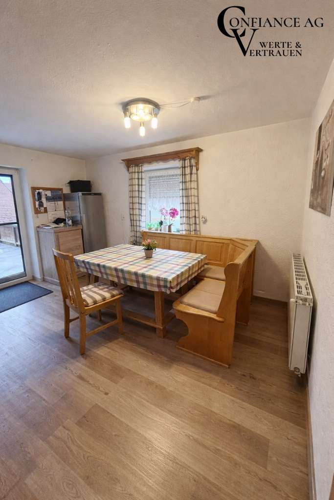 Immobilie in Untergriesbach - Zweifamilienhaus mit großem Potenzial für Handwerker und Gestalter - Bild 3