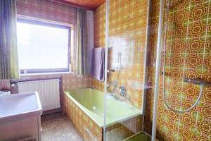 Charmantes Wohnhaus mit Potenzial für eine große Familie oder zwei Generationen – Die vollständige Adresse der Immobilie erhältst du vom Anbieter., 72768 Rommelsbach, Reutlingen – Vorschaubild 6