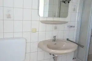 Kleineres Einfamilienhaus (DHH), herrlich großer Garten - evtl. Anbau möglich – Main-Taunus-Kreis – Vorschaubild 9