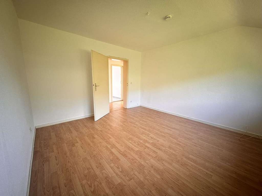 Immobilie in Salzgitter - Charmante 2-Zimmer-Dachgeschosswohnung mit Weitblick ins Grüne - Bild 4