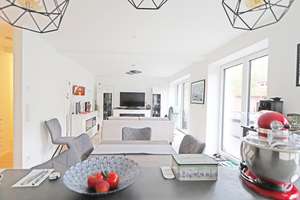 Elegante Wohnung mit herrlicher Dachterrasse! – Die vollständige Adresse der Immobilie erhältst du vom Anbieter., 22359 Volksdorf, Hamburg – Vorschaubild 4