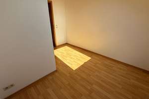 Toller Balkon an der Küche - EBK - Tageslichtbad mit Badewanne – Frankenberger Straße 202, 9131 Ebersdorf, Chemnitz – Vorschaubild 16