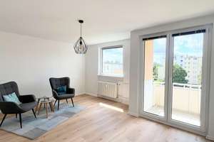 Bezugsfreie + käuferprov.freie 2-Zi.-Whg. mit Balkon + Aufzug in SPANDAU + 2025 teilsaniert + Garage
