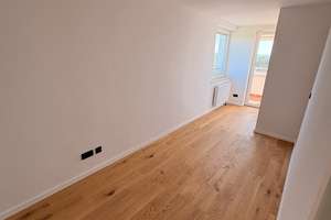 WG-Zimmer in 4-Zimmer-Wohnung in Erlangen – Dompfaffstraße 136, 91056 Steinforst, Erlangen – Vorschaubild 2