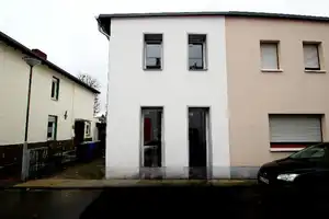 Komplett saniertes Einfamilienhaus in ruhiger Wohnlage 300 m zum Stadtzentrum in Bad Hönningen – Neuwied (Kreis) – Vorschaubild 1